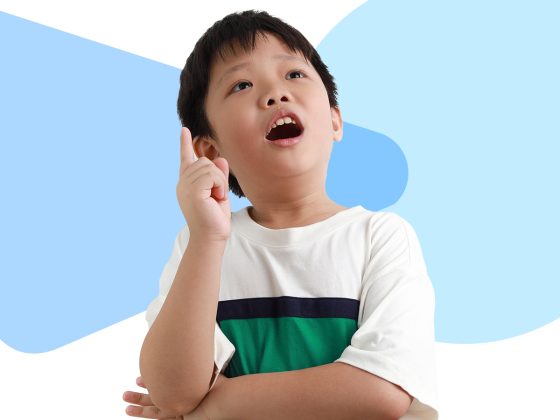 ひらめいている男の子